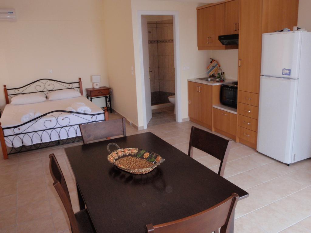 Ferienwohnung Afroksilia Katouna Exterior foto
