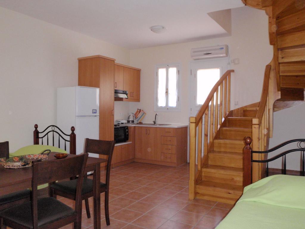 Ferienwohnung Afroksilia Katouna Exterior foto